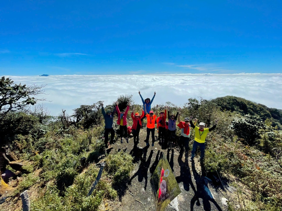 Khoảng 2/3 du khách tham gia du lịch mạo hiểm lựa chọn các hoạt động ngoài trời như hiking hoặc trekking.